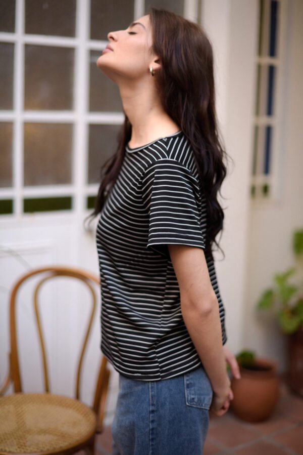 REMERA AMBAR - Imagen 3