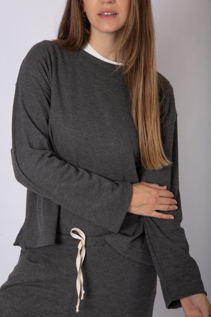 REMERA PILY MANGA LARGA