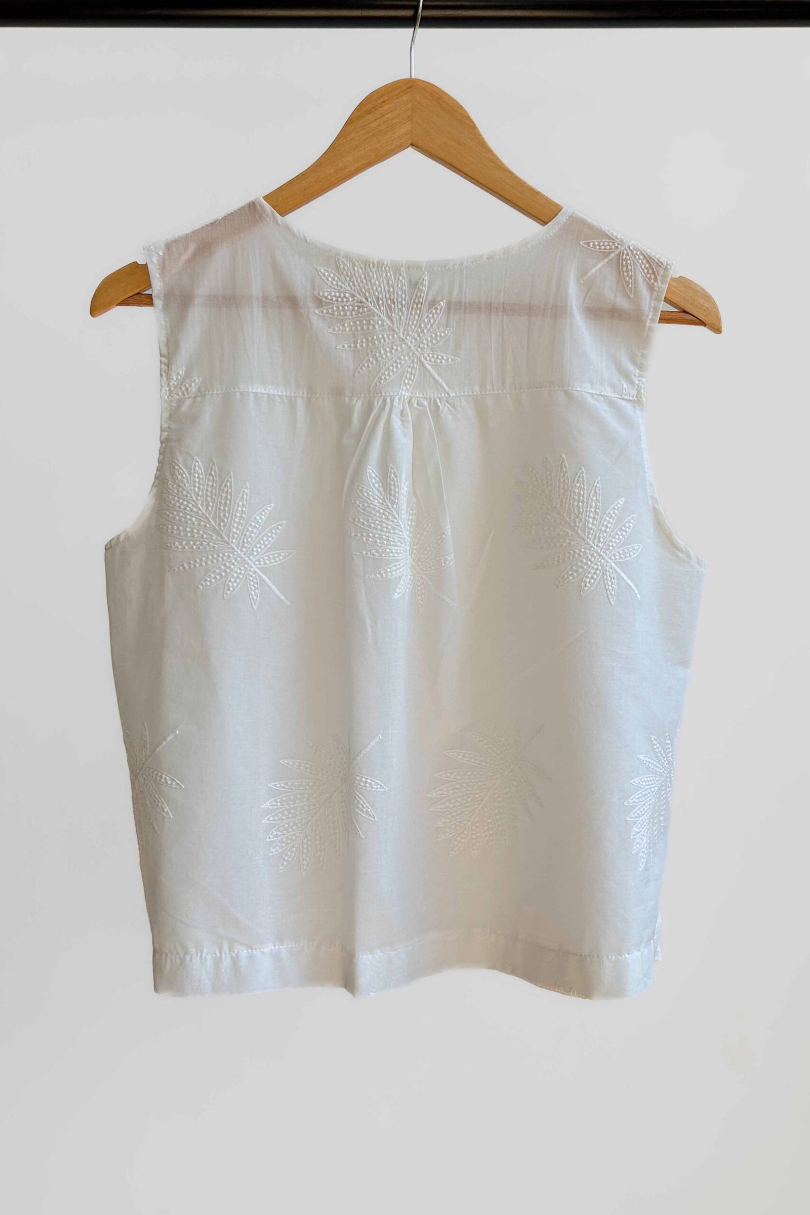 MUSCULOSA JENIFER CON BORDADO - Imagen 7