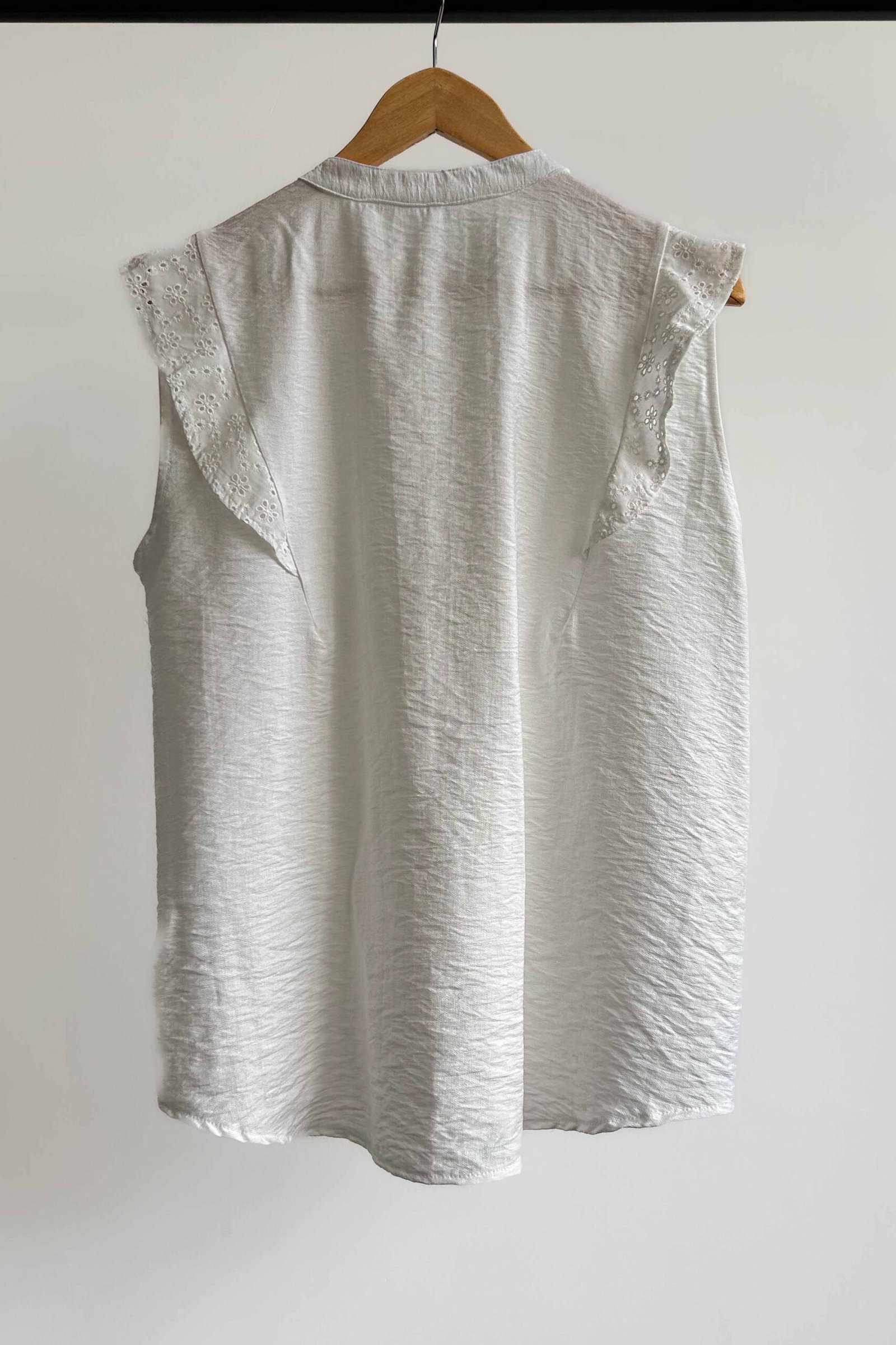 BLUSA MARISA CON BRODERIE - Imagen 3