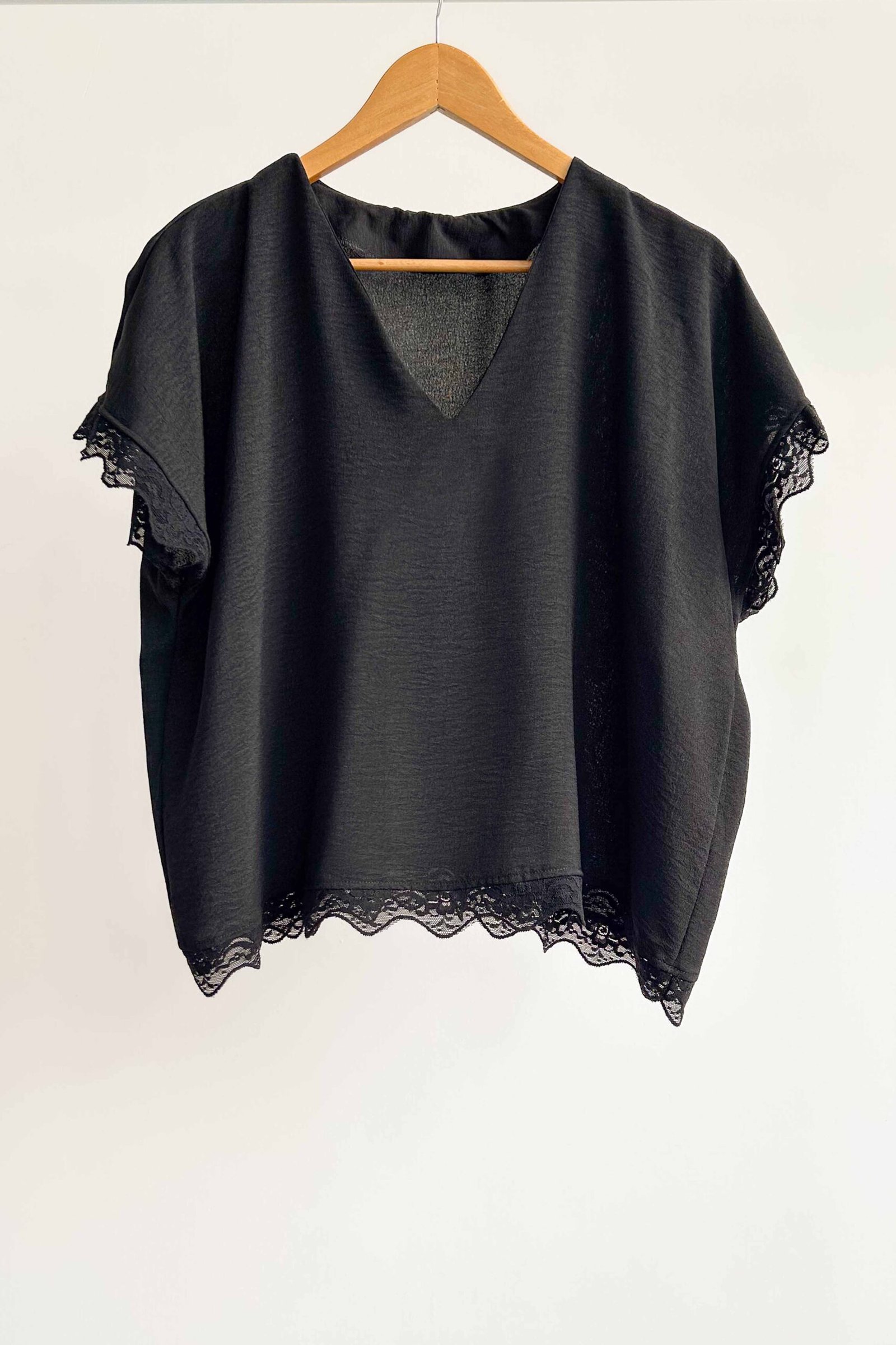 REMERA NADIA CON PUNTILLA - Imagen 4