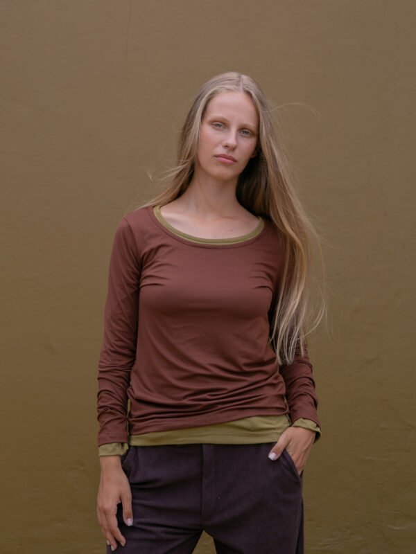 REMERA ORIANA M/LARGA MODAL GAMUZA