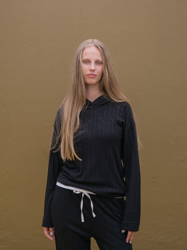 BUZO NORUEGA CON CAPUCHA ANGORA TRENZA