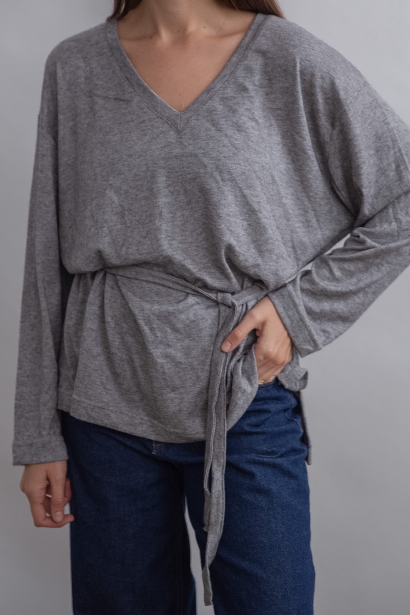 SWEATER LOLA MANGA LARGA ESCOTE EN V - Imagen 14