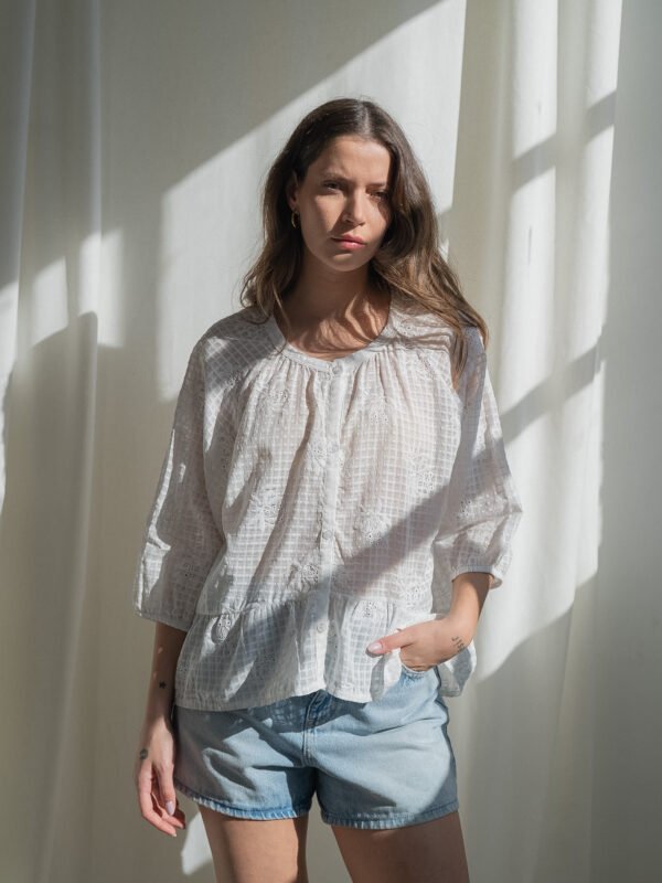 BLUSA ALANIS RATTIER BORDADO MANGA 3/4