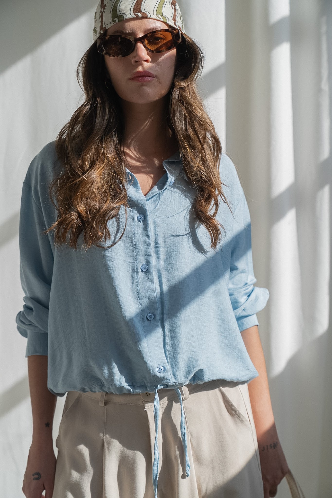 CAMISA PIANE CON TIRA DE COLLARETA ROSE - Imagen 2