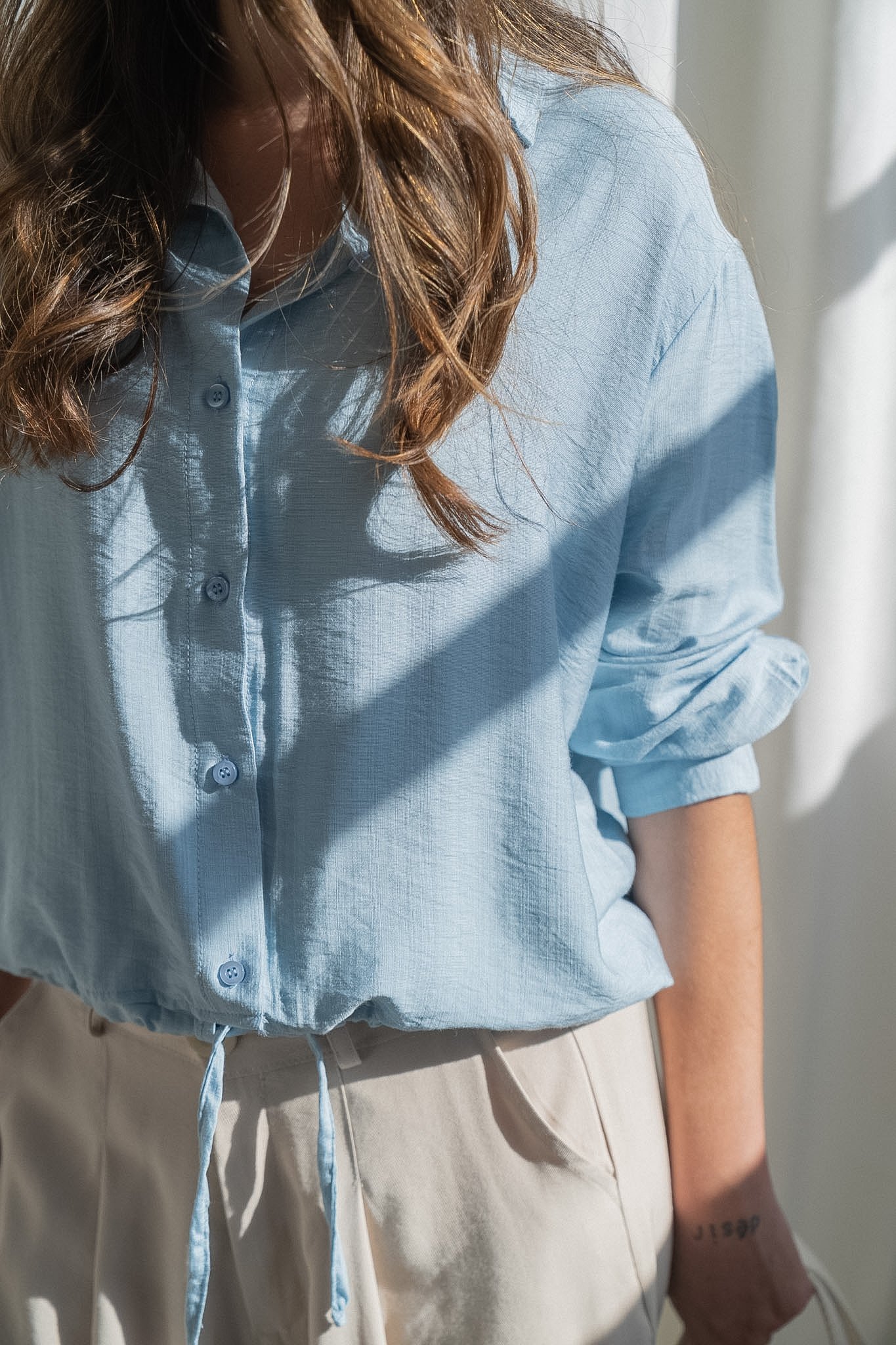 CAMISA PIANE CON TIRA DE COLLARETA ROSE - Imagen 5