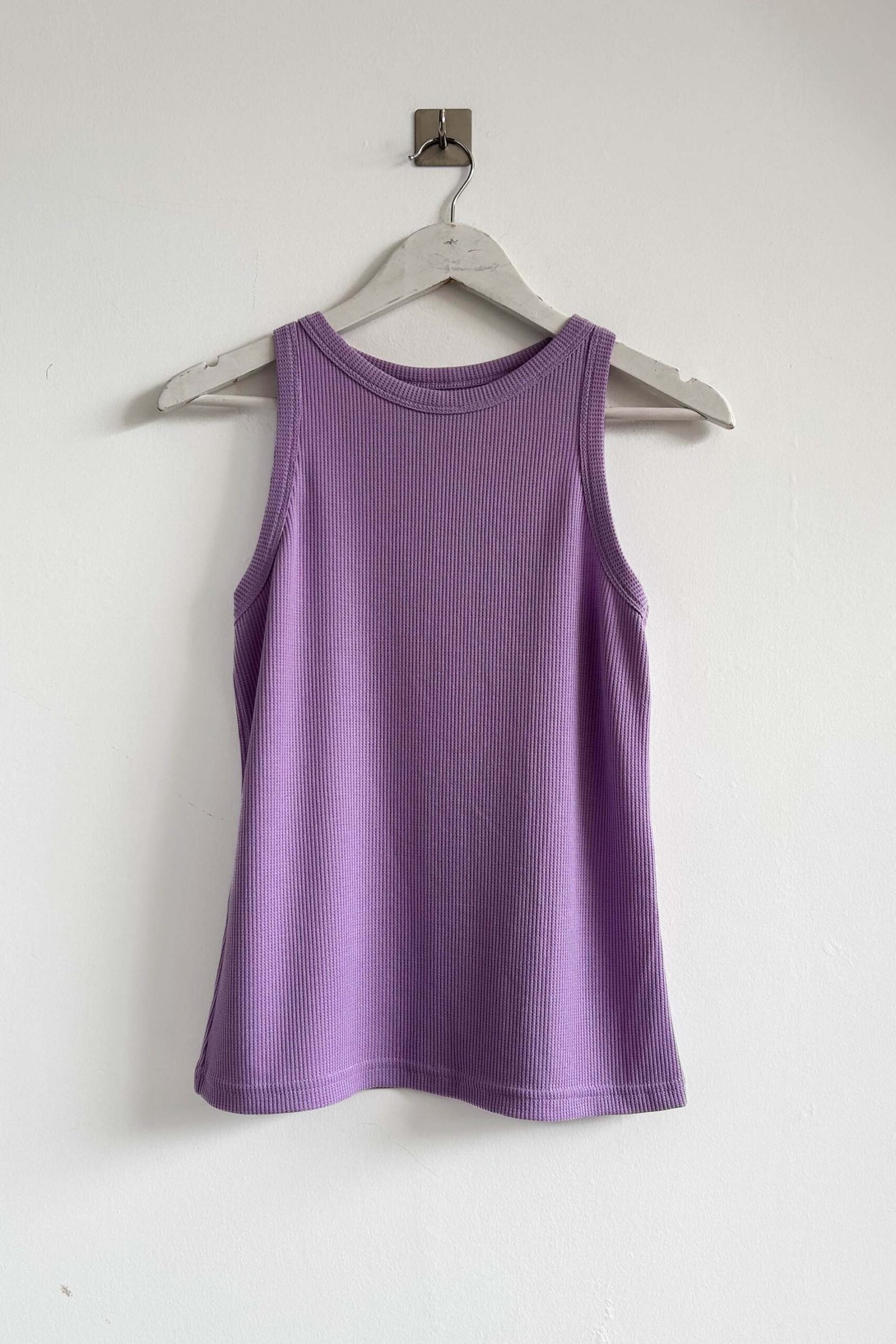 MUSCULOSA FRIDA WAFFLE SIN MANGAS CUELLO Y SISA COLLARETA - Imagen 7