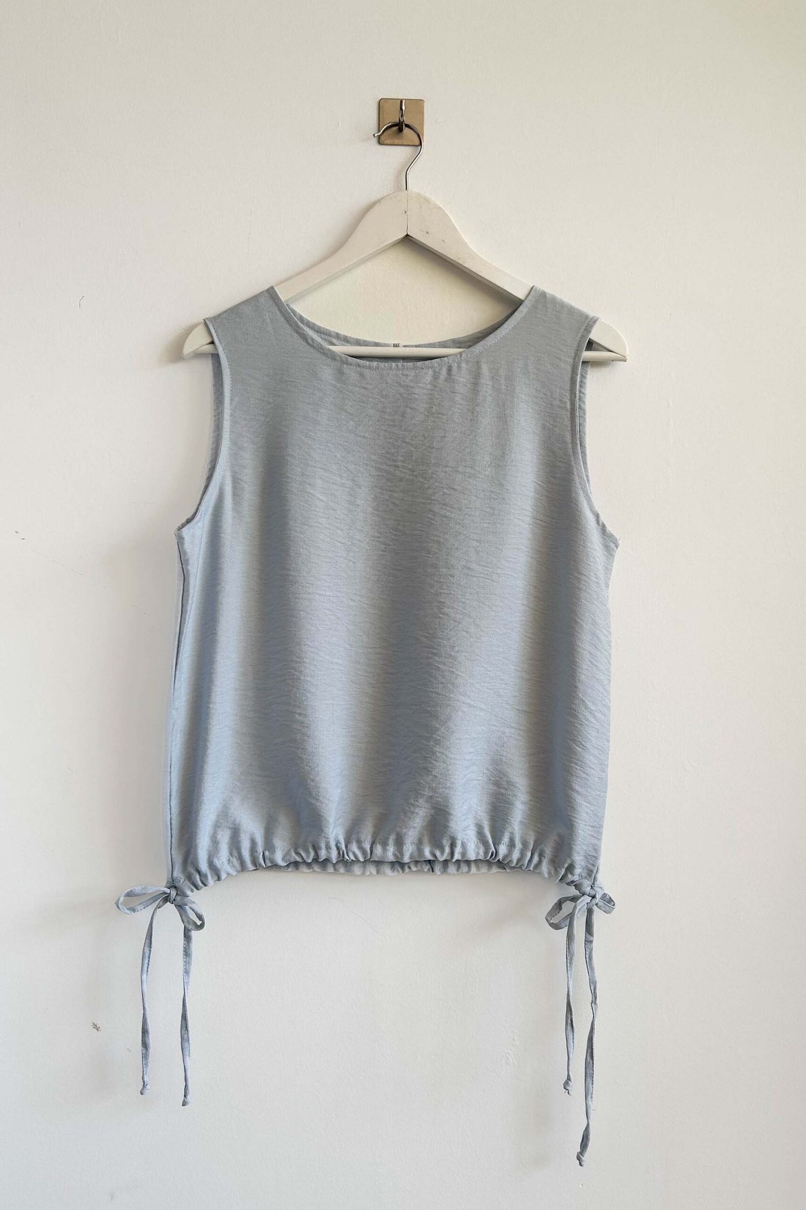 MUSCULOSA TAMARA CON TIRA PARA ATAR DERBY - Imagen 7