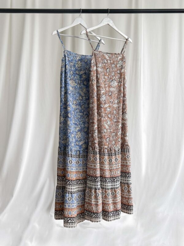 VESTIDO CLAVEL LARGO CON VOLADO