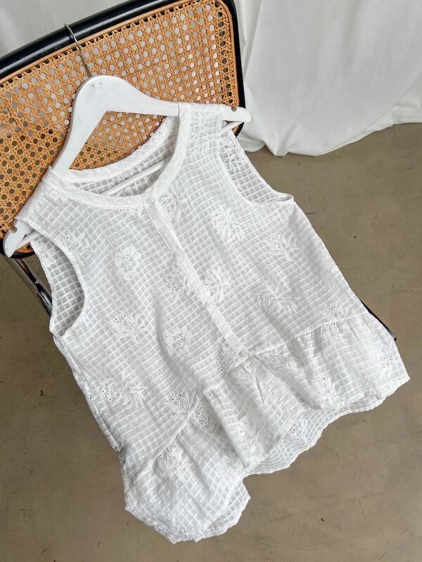 BLUSA ALANIS SIN MANGA RATTIER BORDADO